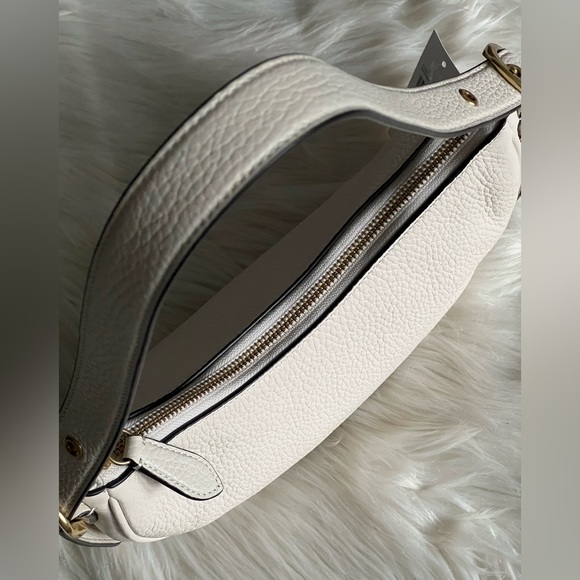 CC439 - Coach Luna Shoulder Bag - Picture 5 of 13